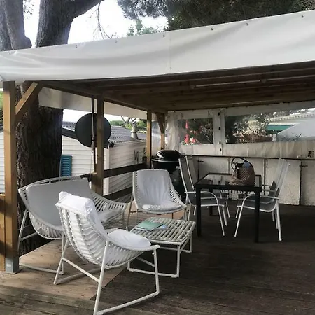 Mobile In Einer Am Plage De Pampelonne Üdülőpark Saint-Tropez
